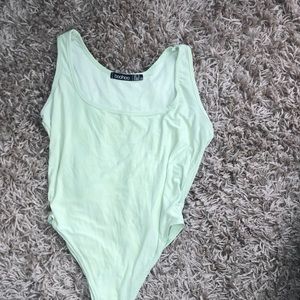 PASTEL LIME GREEN BOOHOO BODYSUIT